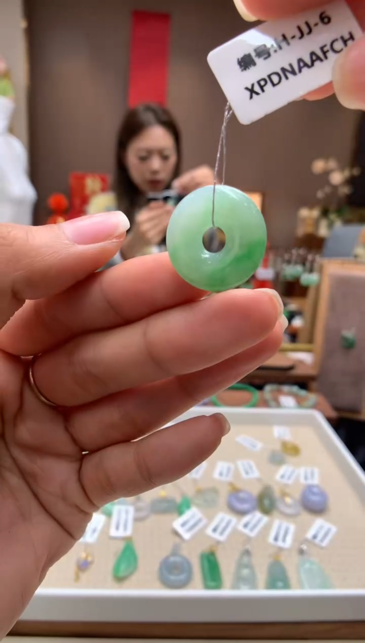 【闪购商品】翡翠颈饰未镶嵌甜甜圈