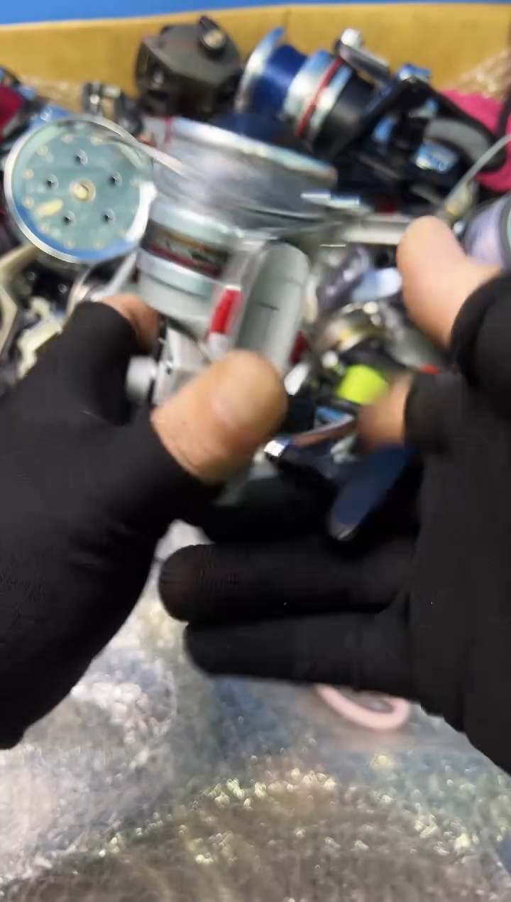 ✌****✌微瑕钓鱼轮，直播间讲解为准，看清楚再拍，如有拆卸不退换