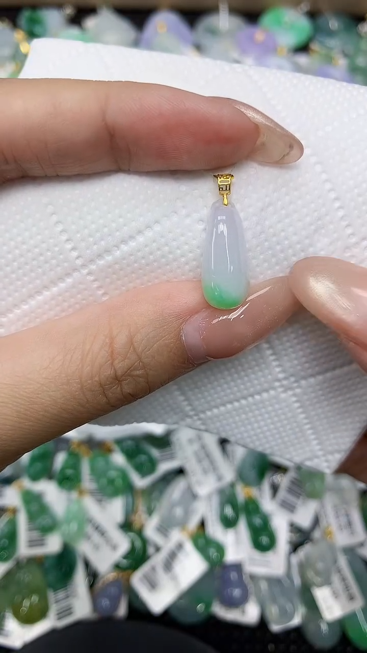 颈饰18K金镶嵌翡翠a货支持复检百元以上9元证书费自理1
