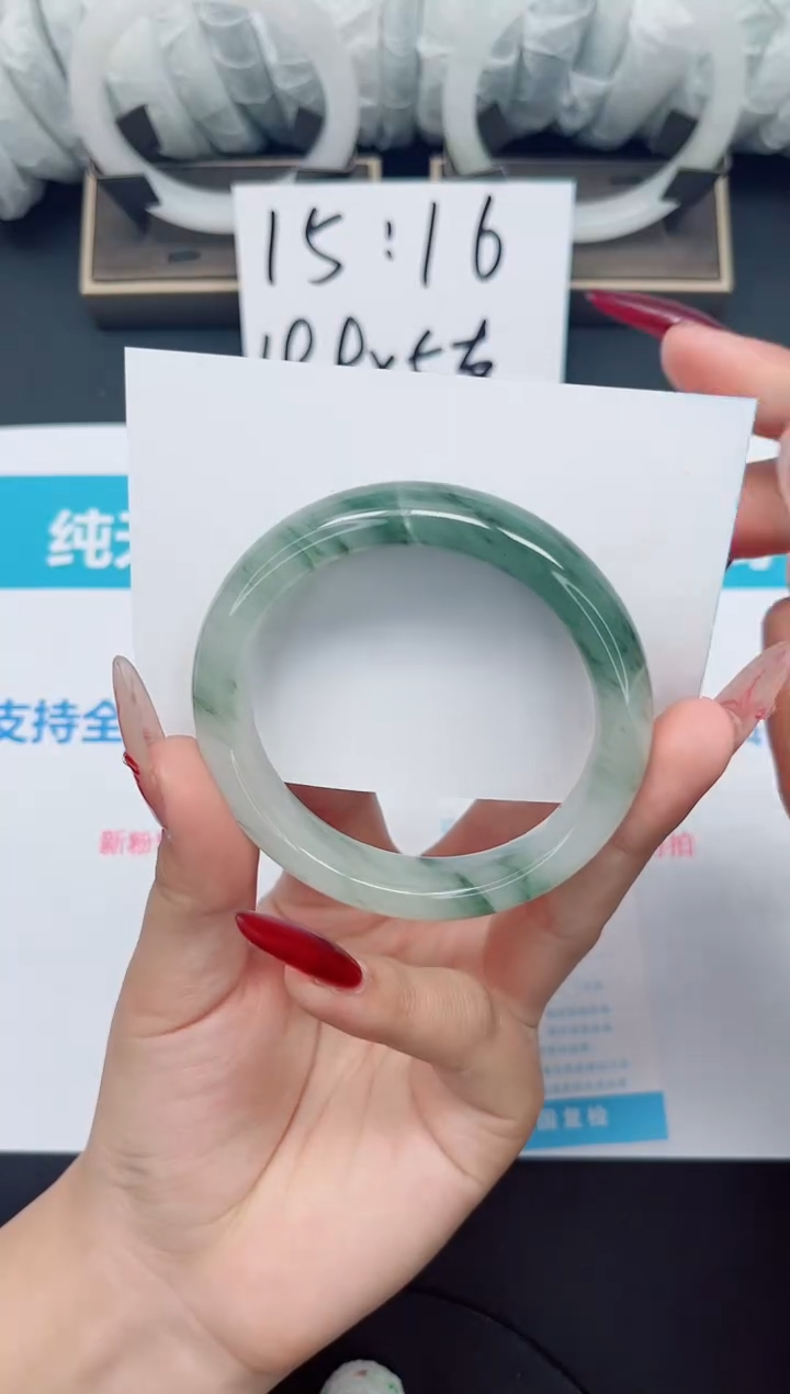 【闪购商品】石英质玉手镯未镶嵌b10