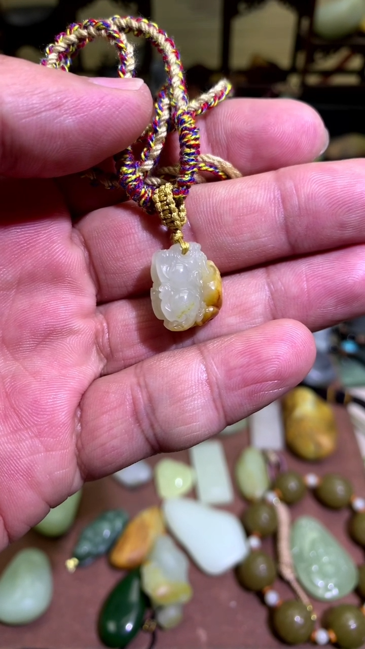 【闪购商品】和田玉颈饰合金子料貔貅