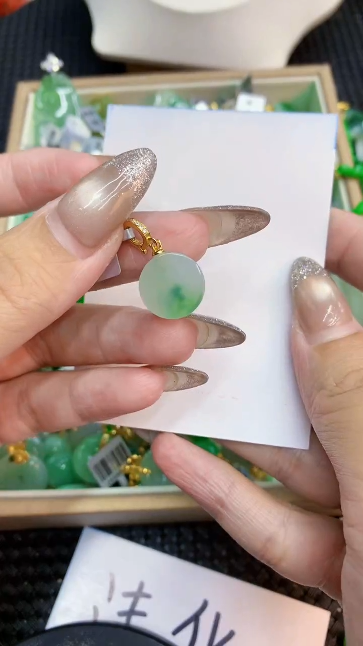 颈饰未镶嵌翡翠1