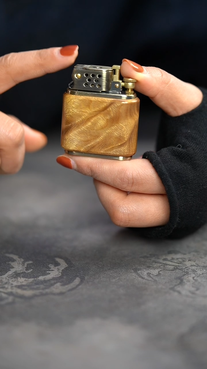 【闪购商品】金丝楠木雕满花精工木制把玩932