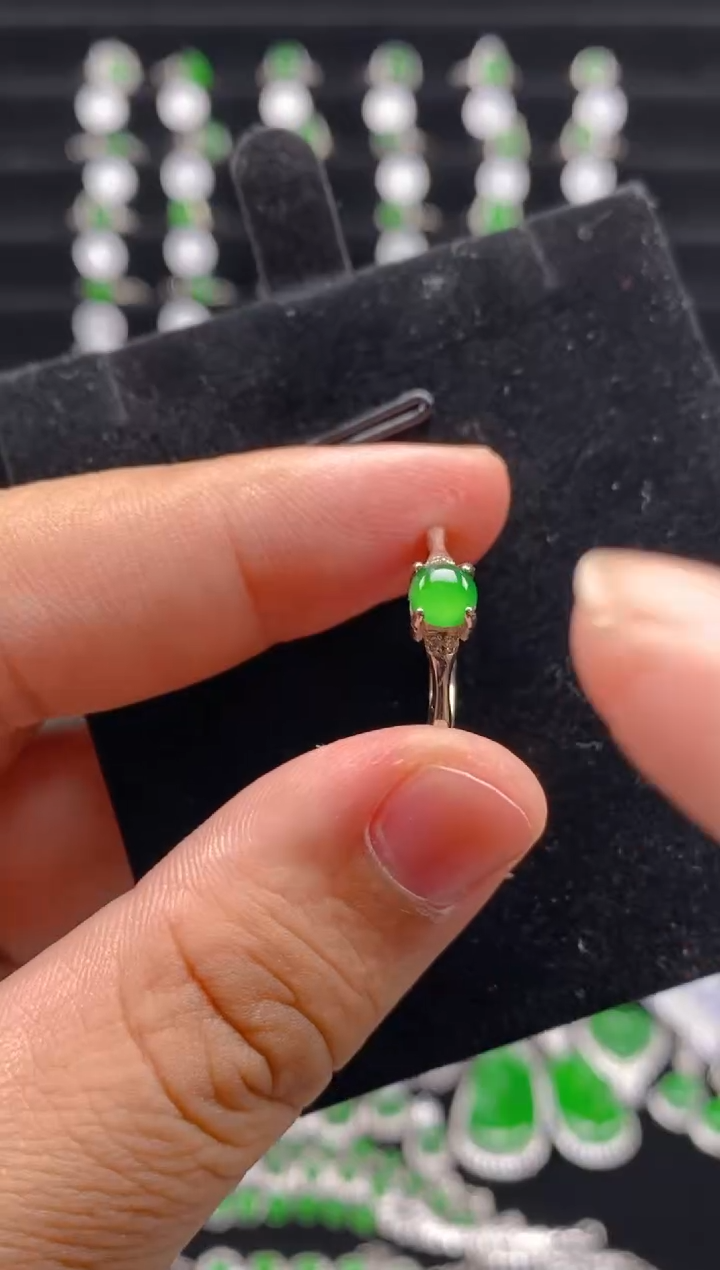 【闪购商品】翡翠挂件银S925镶嵌翡翠