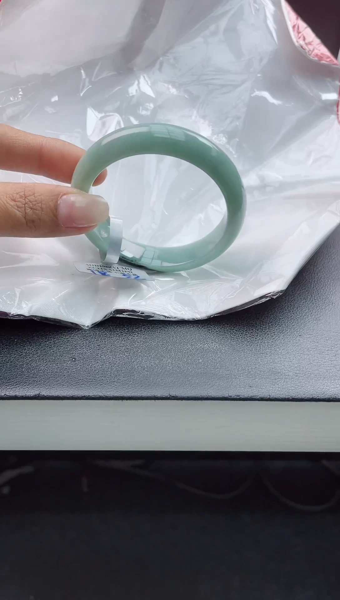 【闪购商品】翡翠手镯未镶嵌6翡翠手镯（微瑕）