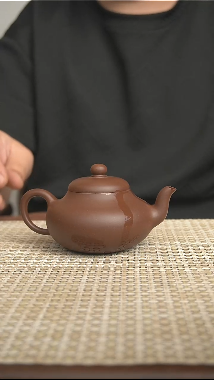 茶壶紫砂宜兴紫砂壶精工半手紫泥埃梨160cc