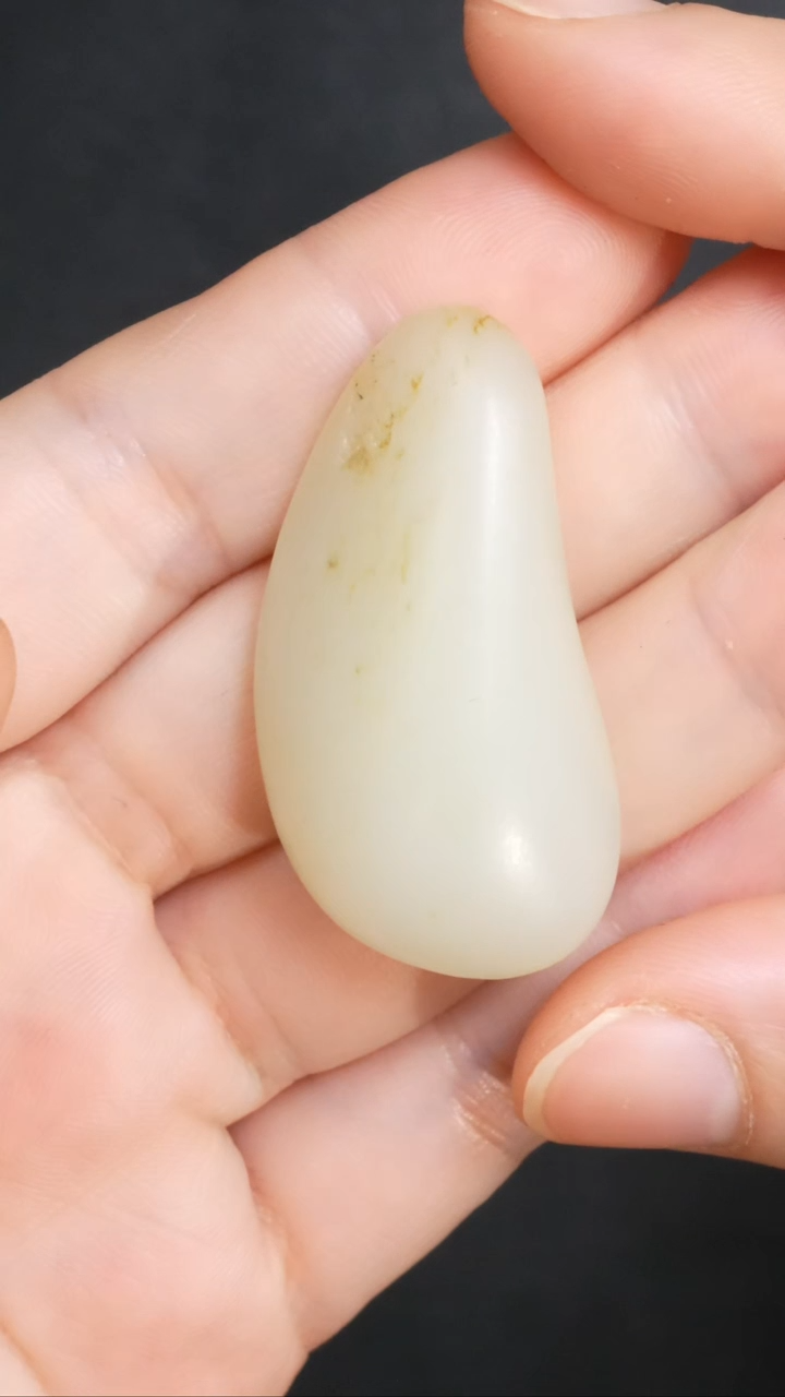 【闪购商品】和田玉吊坠(不含链)未镶嵌22.8g和田玉原石