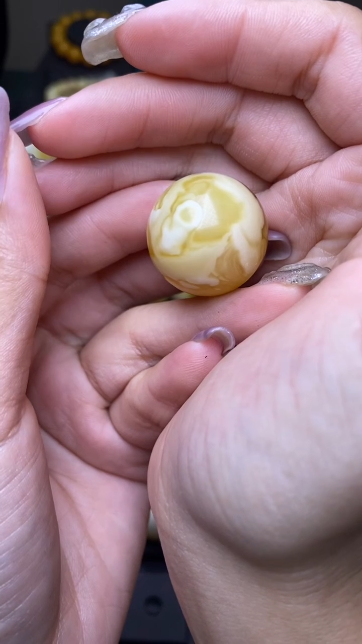【闪购商品】琥珀裸石未镶嵌葵. 38