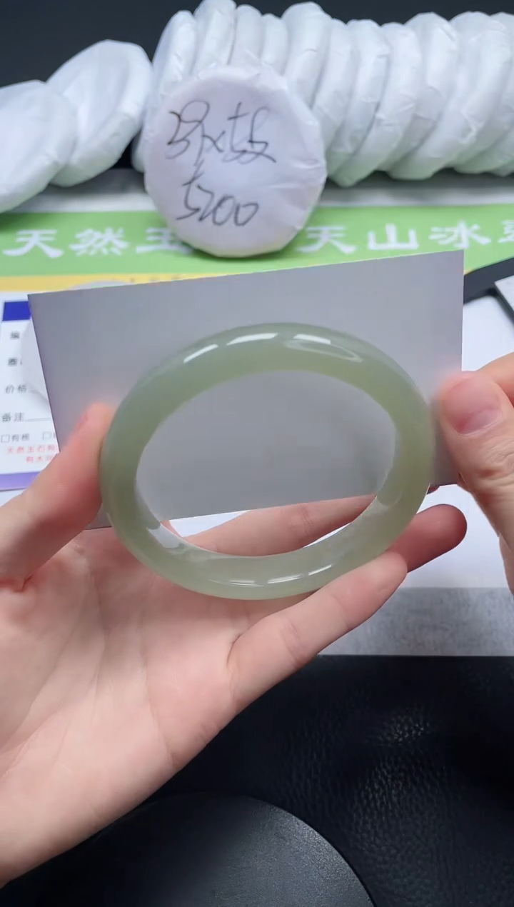 【闪购商品】石英质玉手镯未镶嵌A66-62+