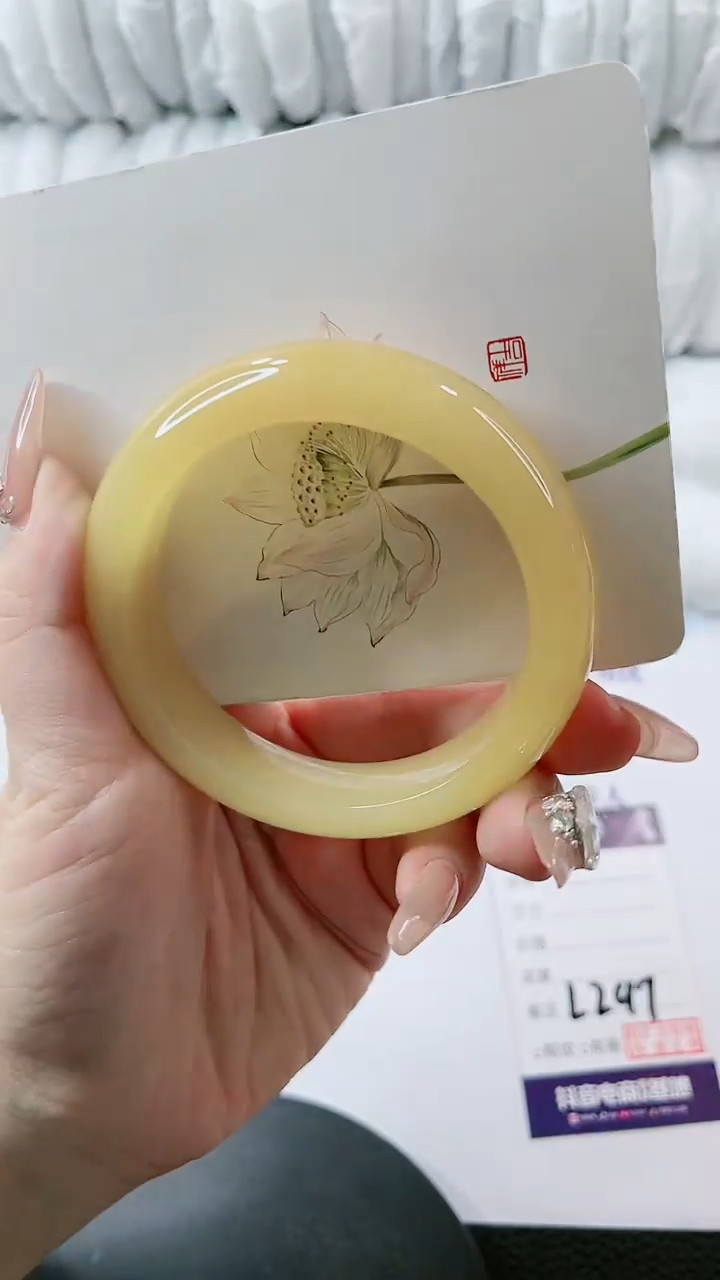 【闪购商品】石英质玉手镯未镶嵌多样性发货L297
