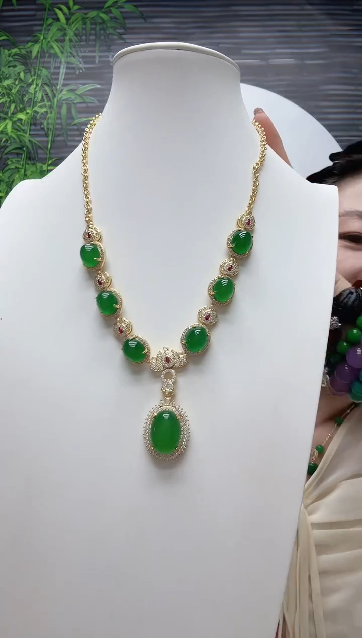 高货阳绿鸽子蛋晚礼服款