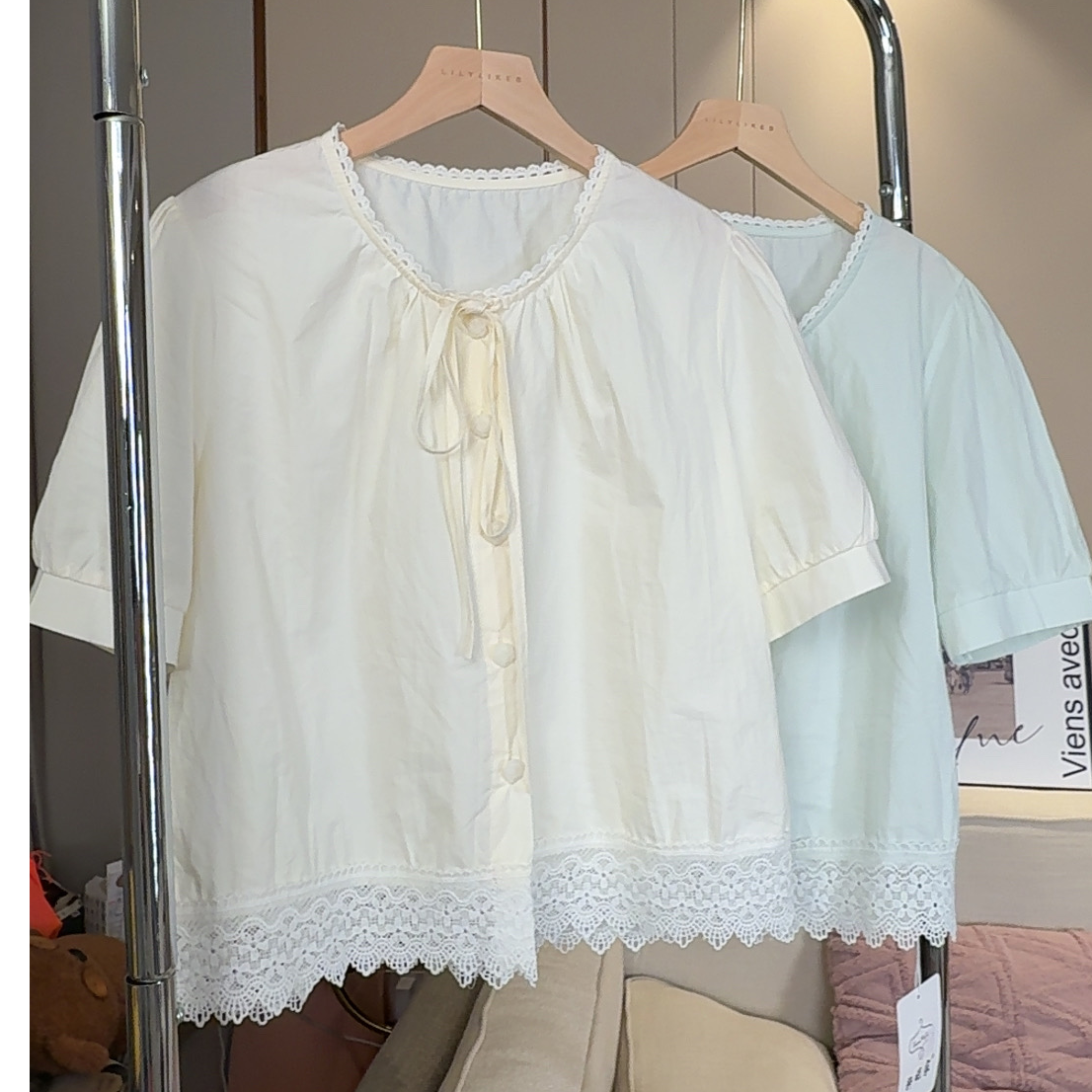 2025夏季新款圆领衬衫百褶花边拼接下摆时尚休闲纯色上衣百搭