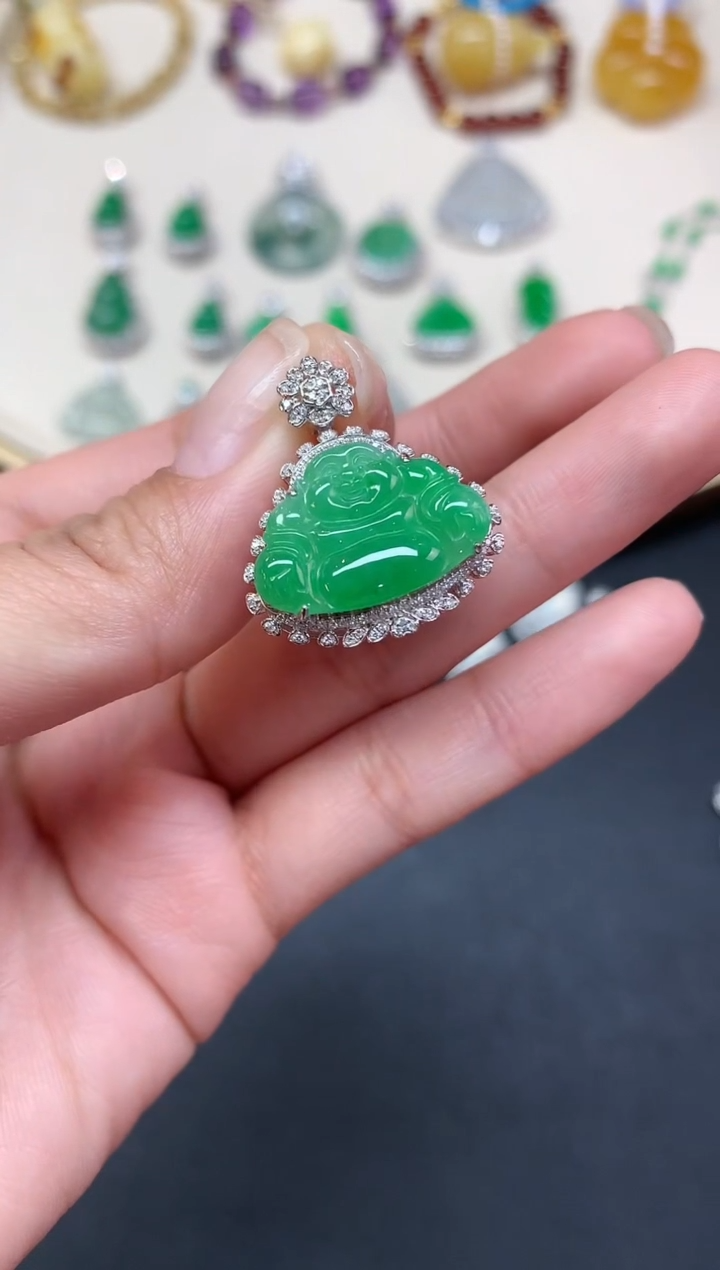 【闪购商品】翡翠吊坠(不含链)18K金镶嵌吊坠A517|8800