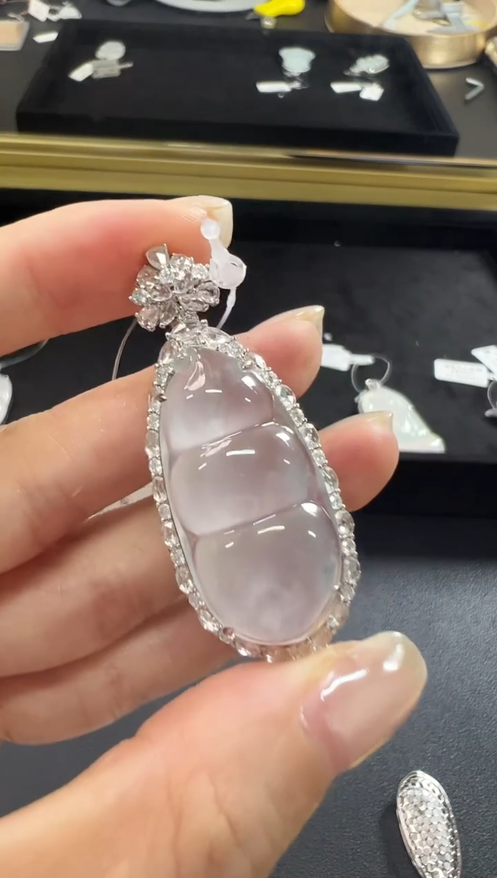 颈饰18K金镶嵌翡翠KDF1201-034