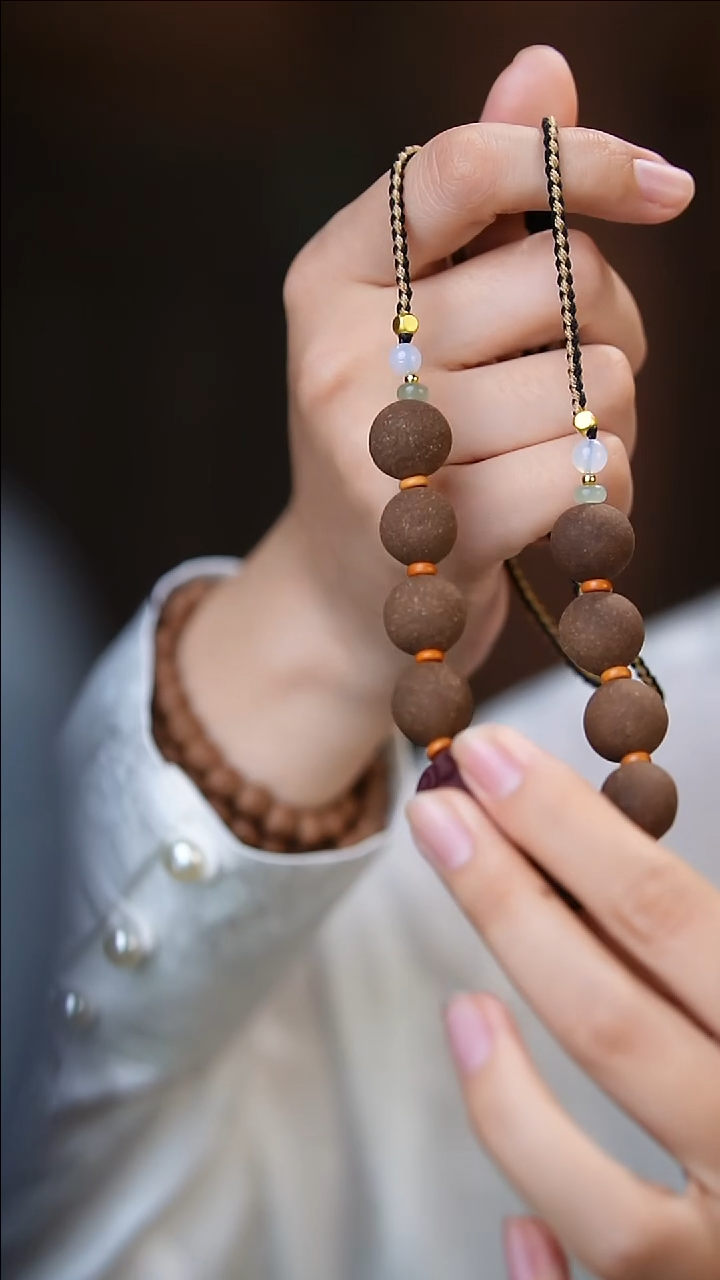 泥塑润金1.5-1.6*8子+随机小香牌