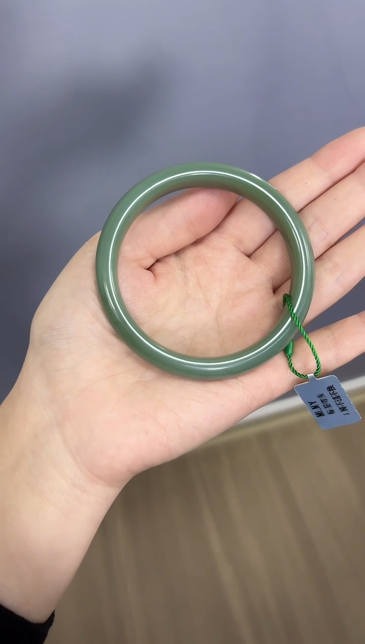 【闪购商品】和田玉手镯未镶嵌碧玉手镯（61）（多样性发一件）