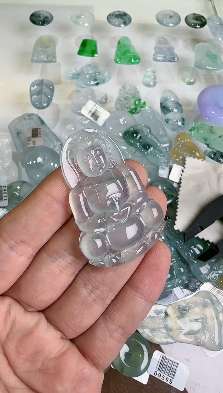 【闪购商品】翡翠吊坠(不含链)未镶嵌··