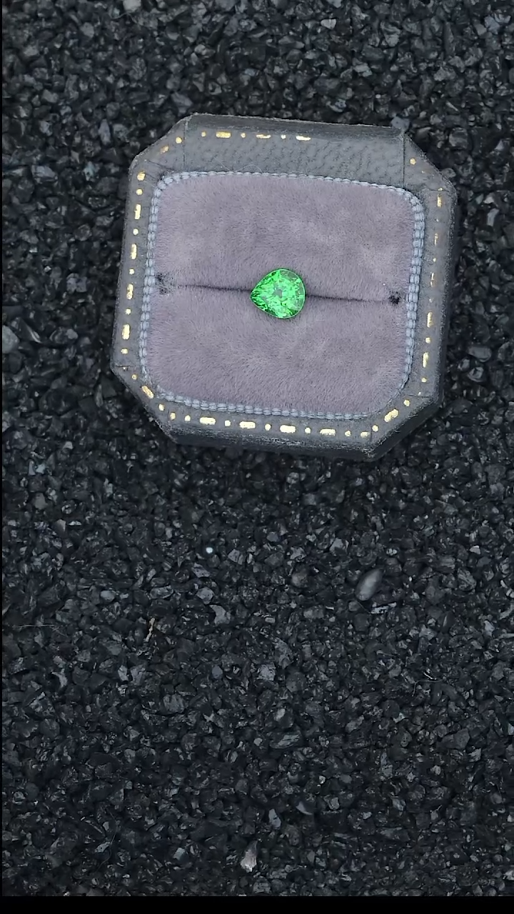 【闪购商品】石榴石无未镶嵌55分