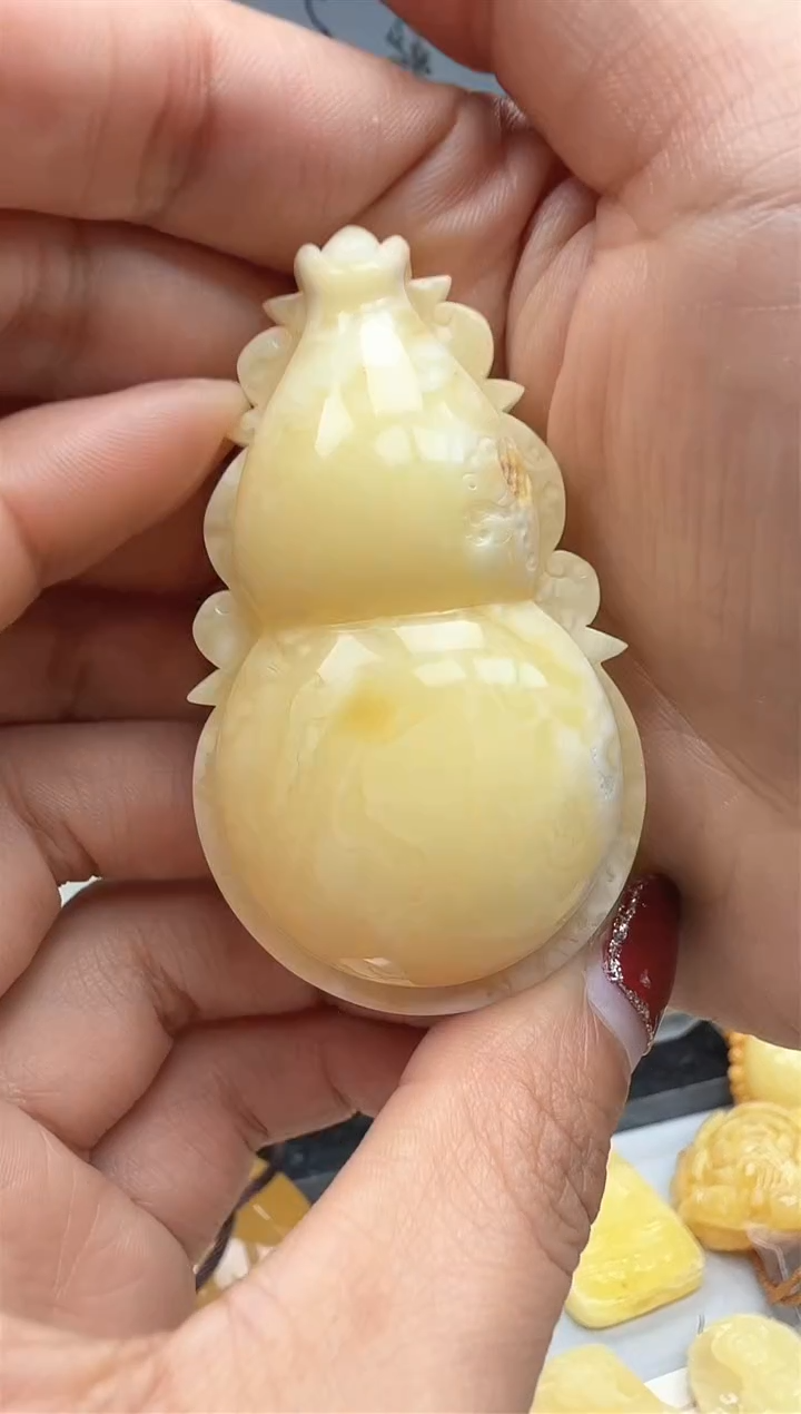 【闪购商品】琥珀裸石未镶嵌挂坠