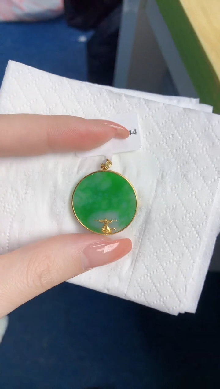 【闪购商品】翡翠颈饰18K金镶嵌天然翡翠A货