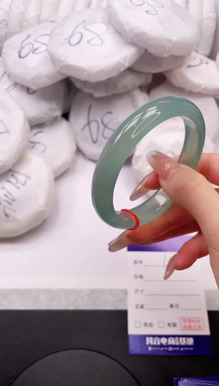 【闪购商品】石英质玉手镯未镶嵌31K11-58