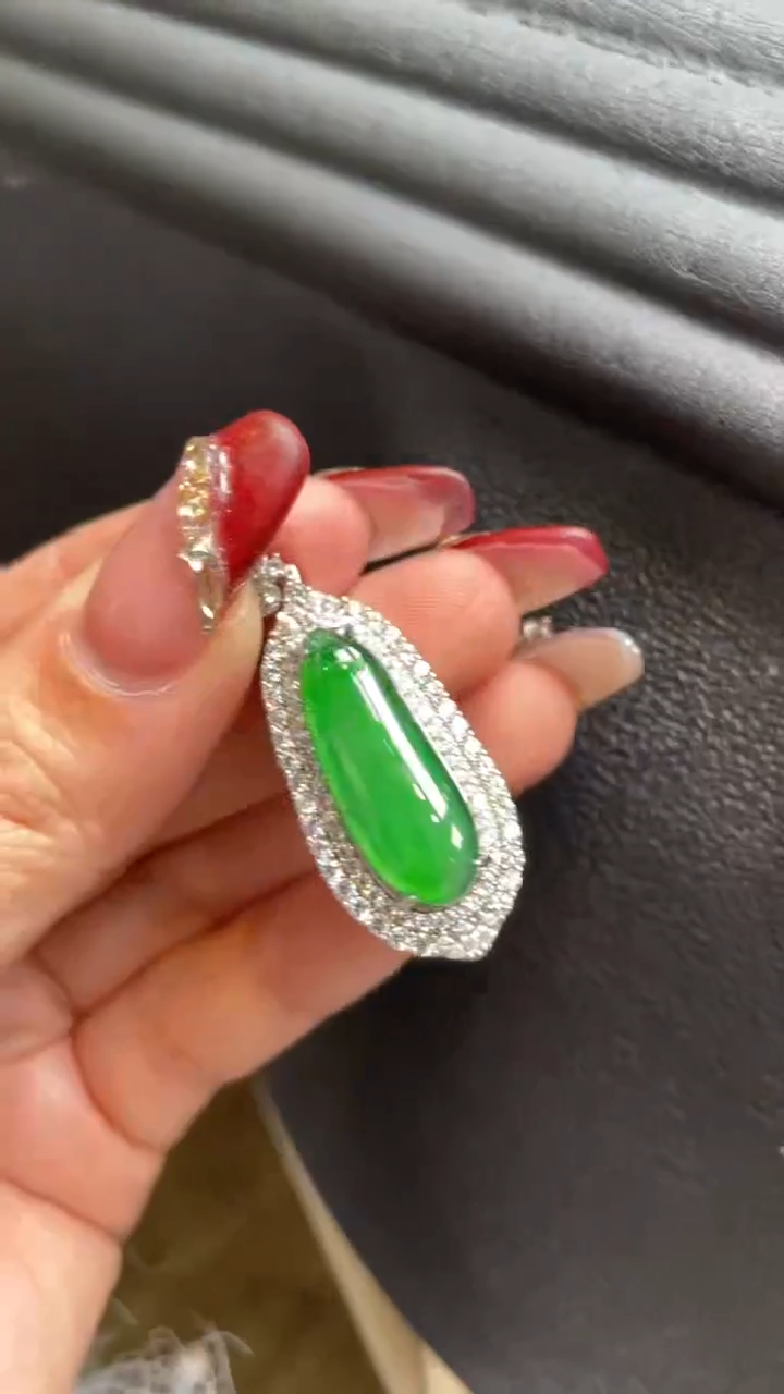 【闪购商品】翡翠颈饰未镶嵌      *124