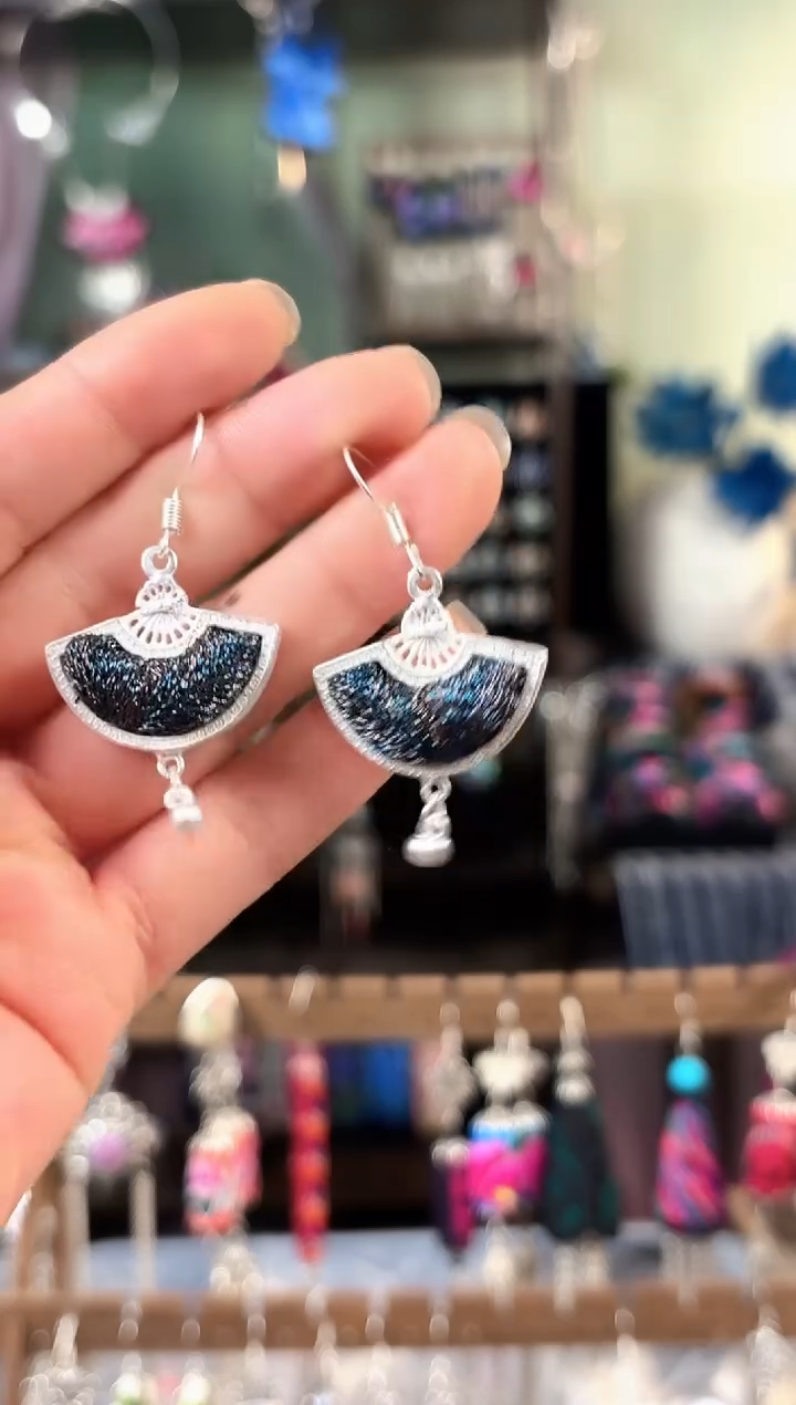 彩云南阁非遗老绣饰品607*