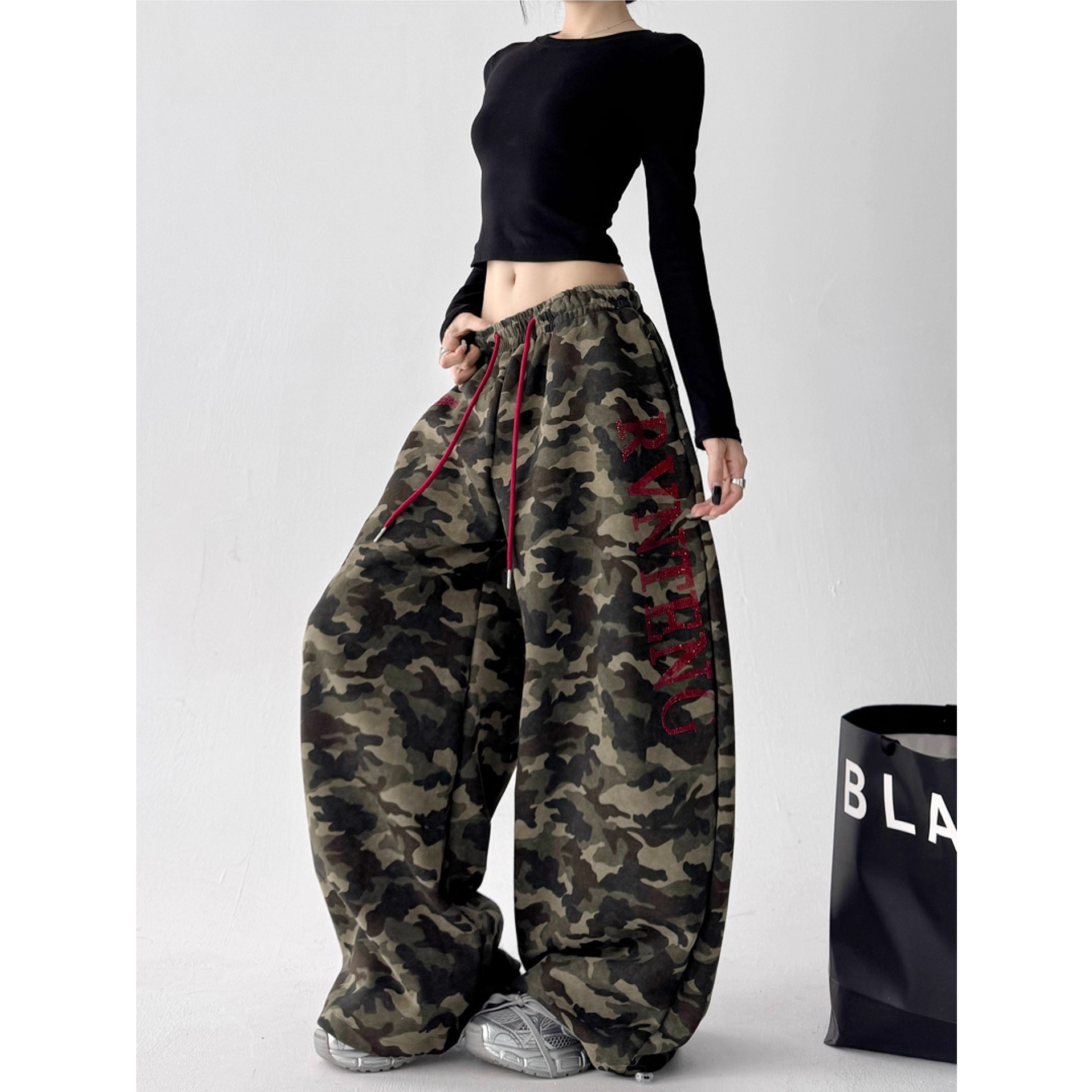 美式嘻哈烫钻迷彩休闲卫裤女春秋新款宽松显瘦百搭爵士舞阔腿裤潮