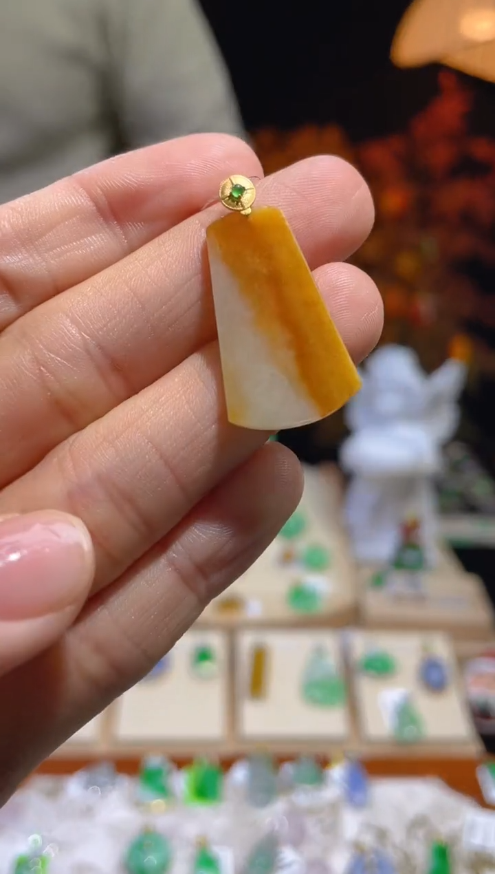 【闪购商品】翡翠颈饰18K金镶嵌假一赔三