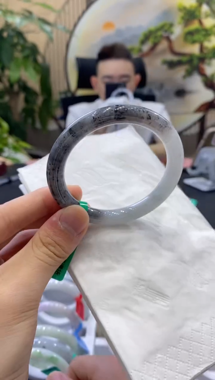 翡翠手镯未镶嵌148