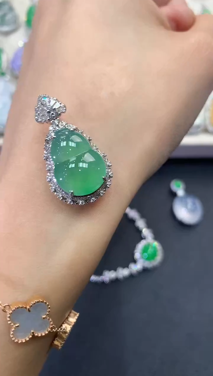 【闪购商品】翡翠吊坠(不含链)18K金镶嵌a121