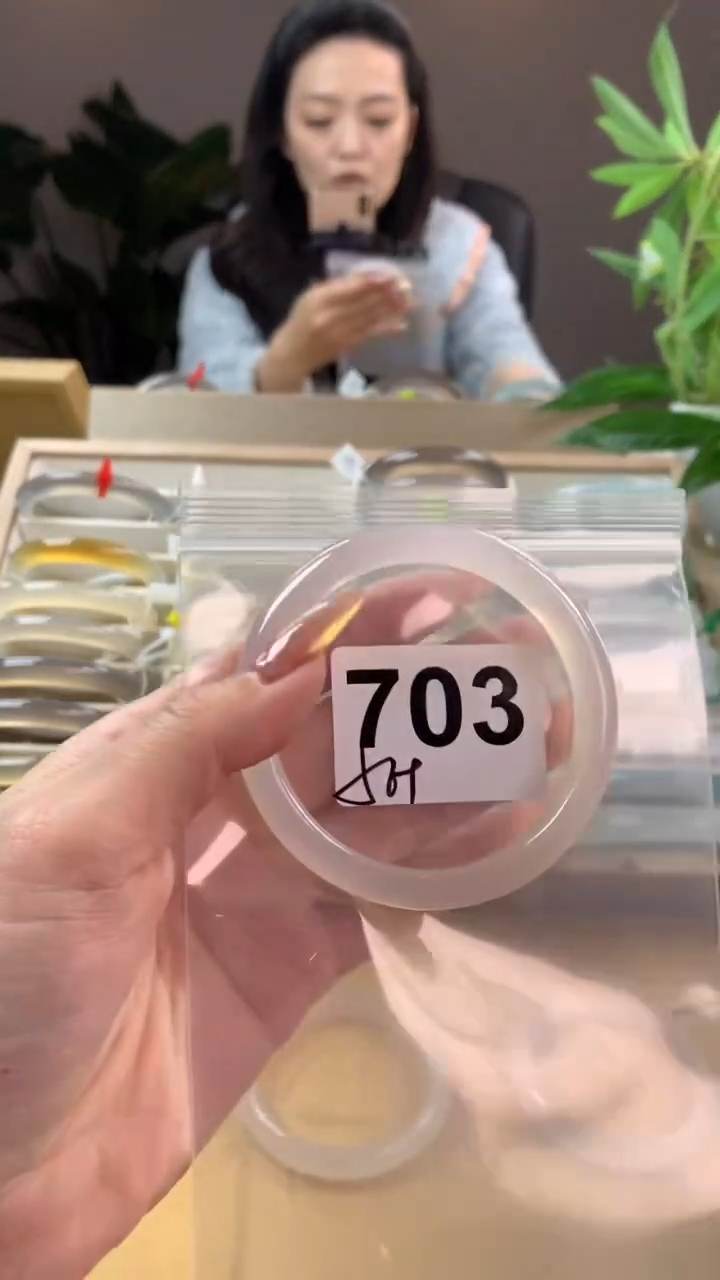 【闪购商品】玛瑙/玉髓手镯未镶嵌703
