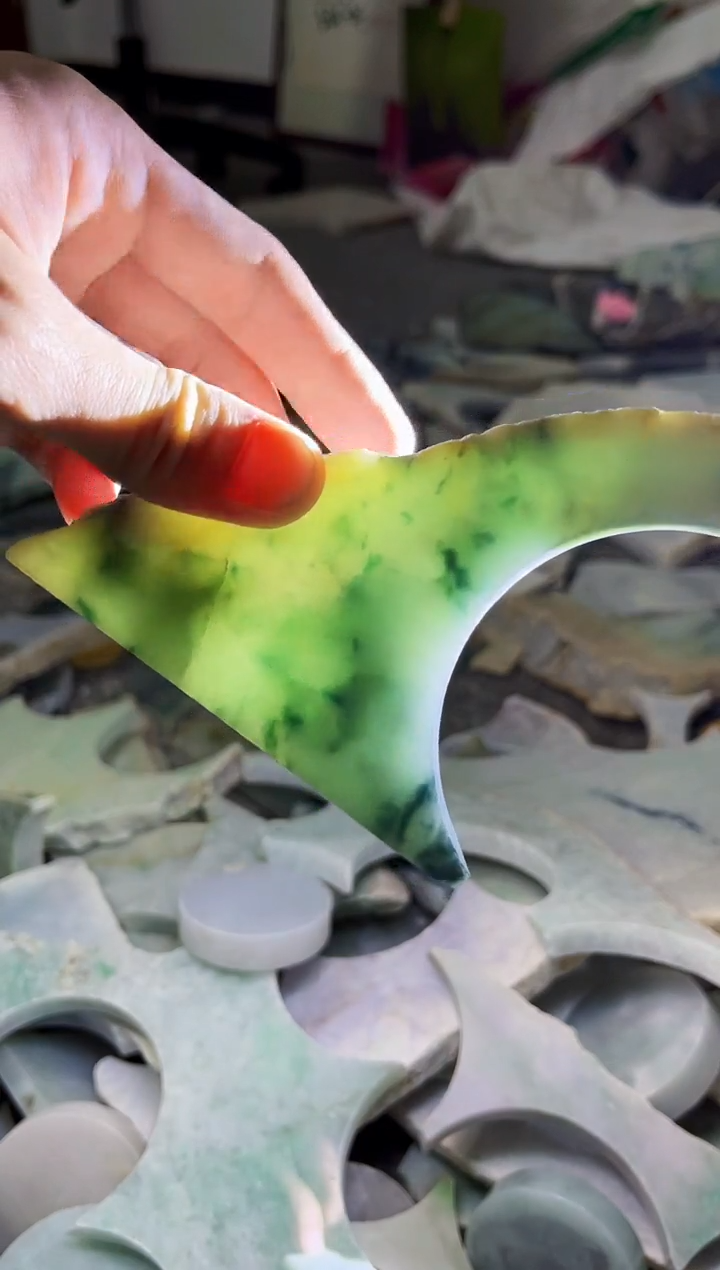 【闪购商品】翡翠颈饰未镶嵌A货吴平857