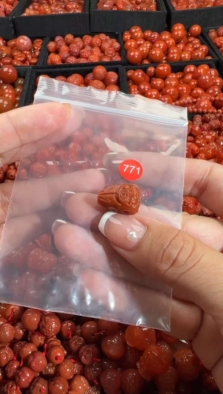 颈饰未镶嵌南红玛瑙2