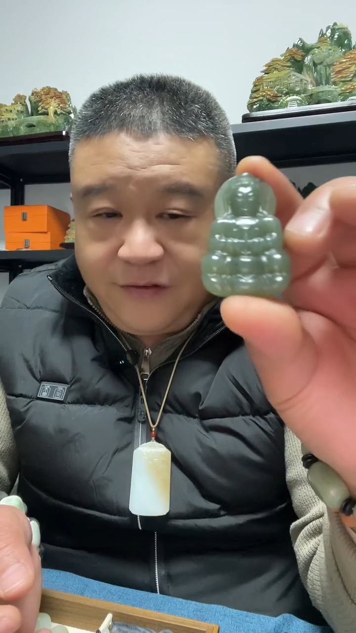 吊坠(赠链)未镶嵌和田玉观音吊坠