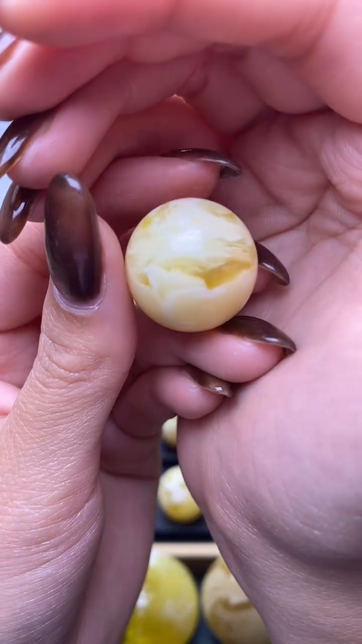 【闪购商品】琥珀裸石未镶嵌蜜蜡.67