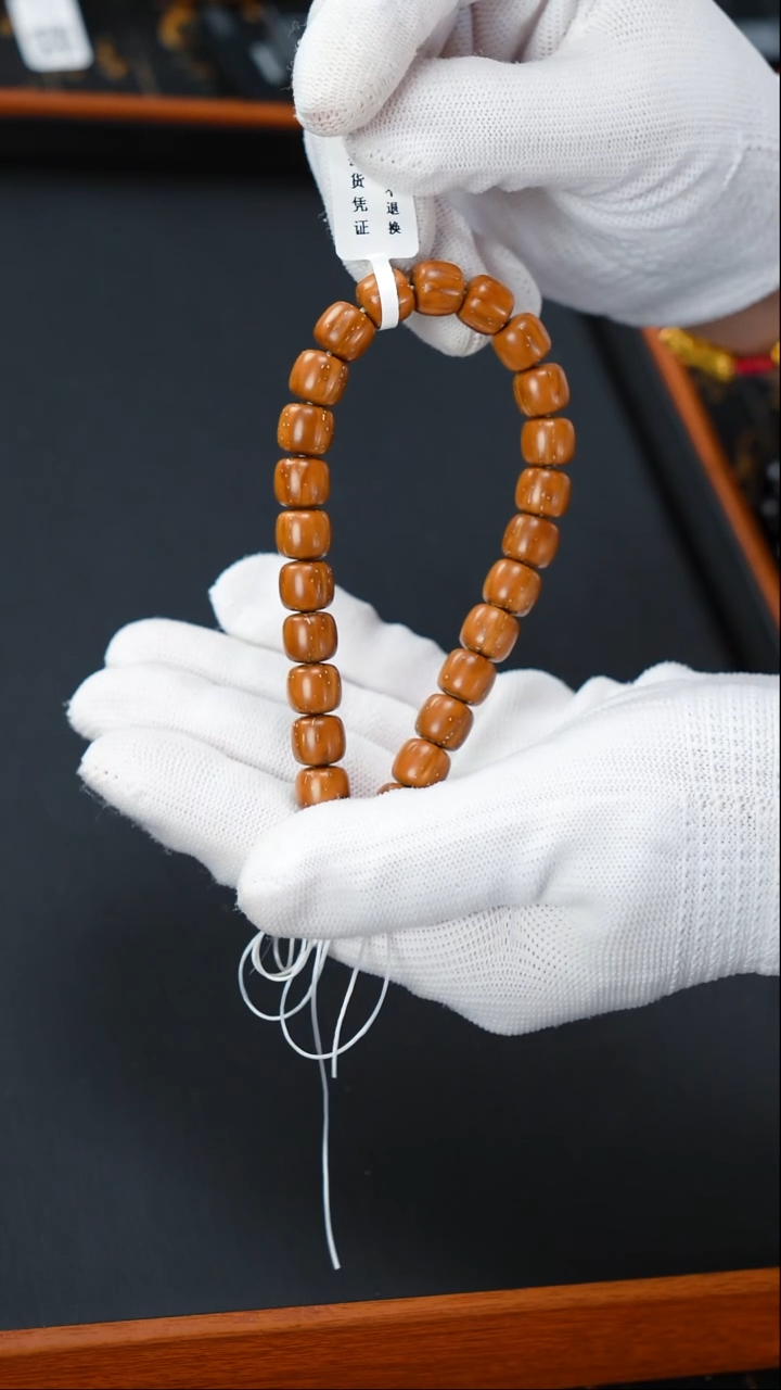 紫金鼠手串实心老型9+     10750