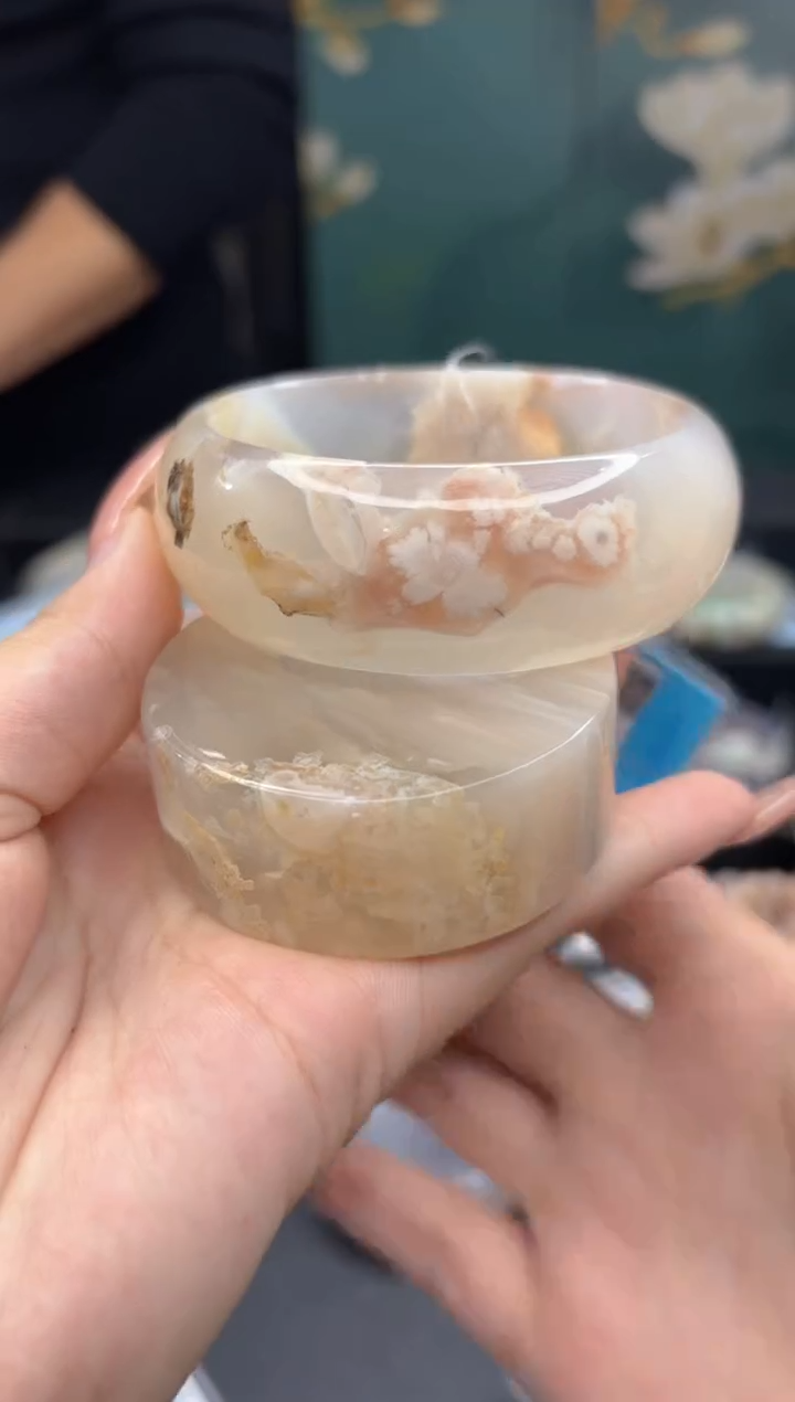 【闪购商品】石英质玉手镯未镶嵌49（58圈赠送镯心）