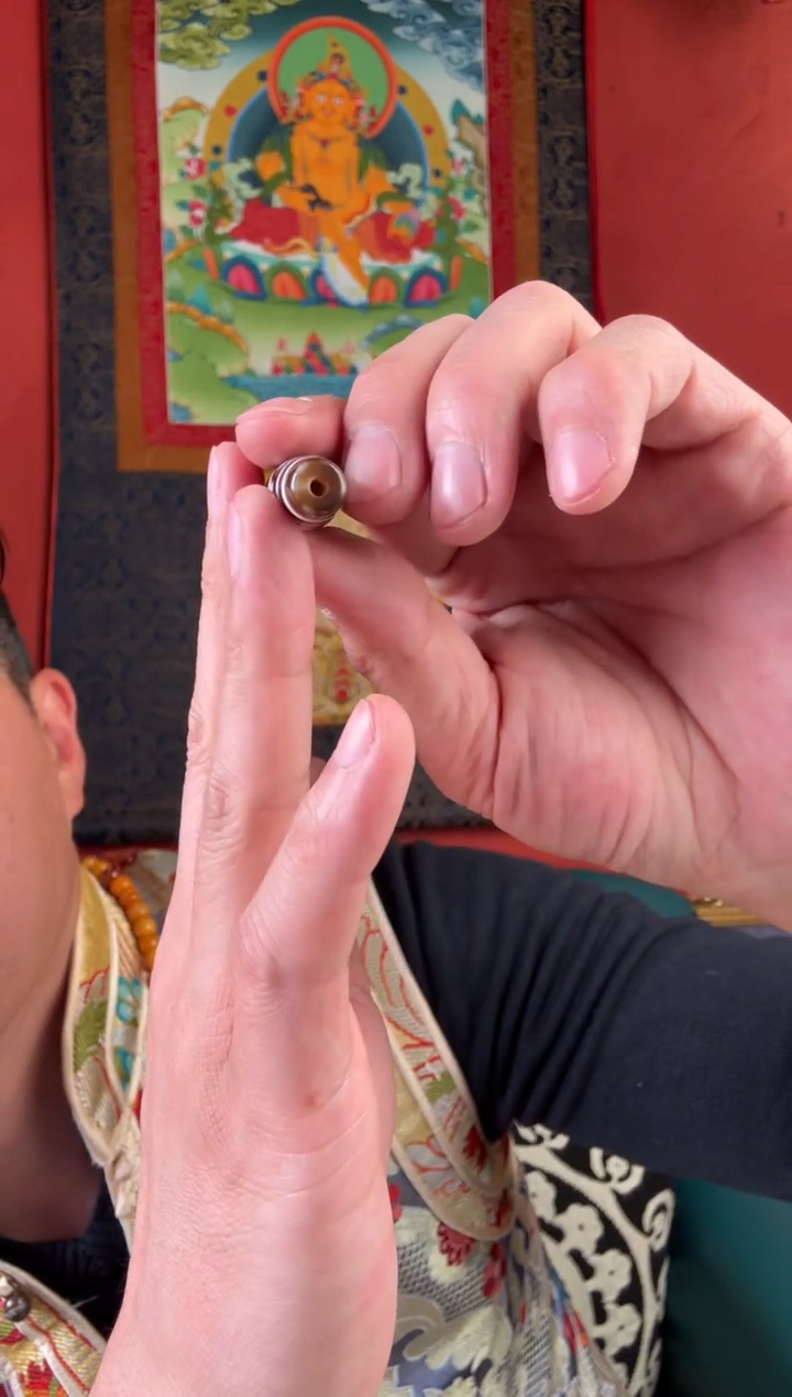 无非金属黑白七眼