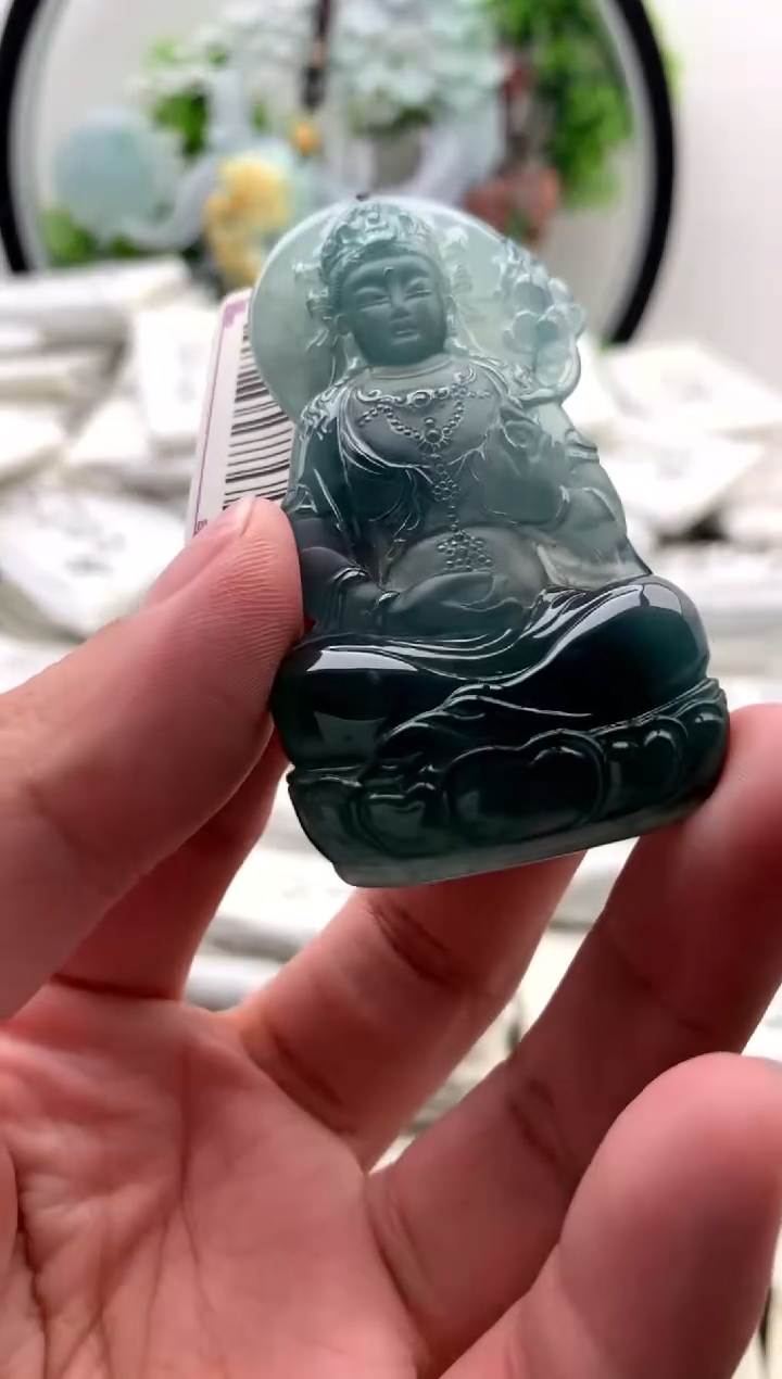 翡翠未镶嵌颈饰大势至 