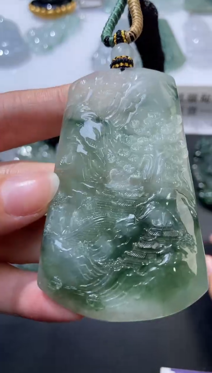 未镶嵌挂件翡翠376694    多人 