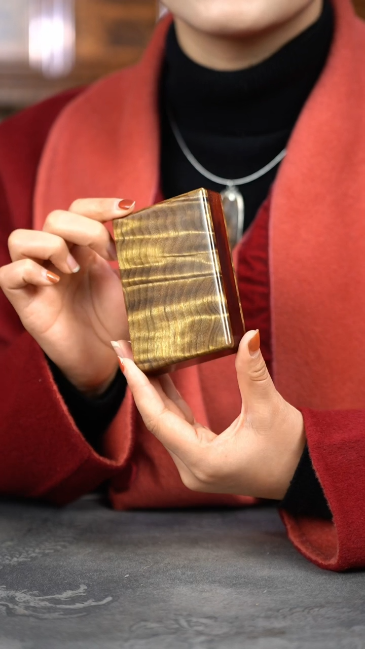 【闪购商品】金丝楠木艺满花精工紫包金中支烟盒378