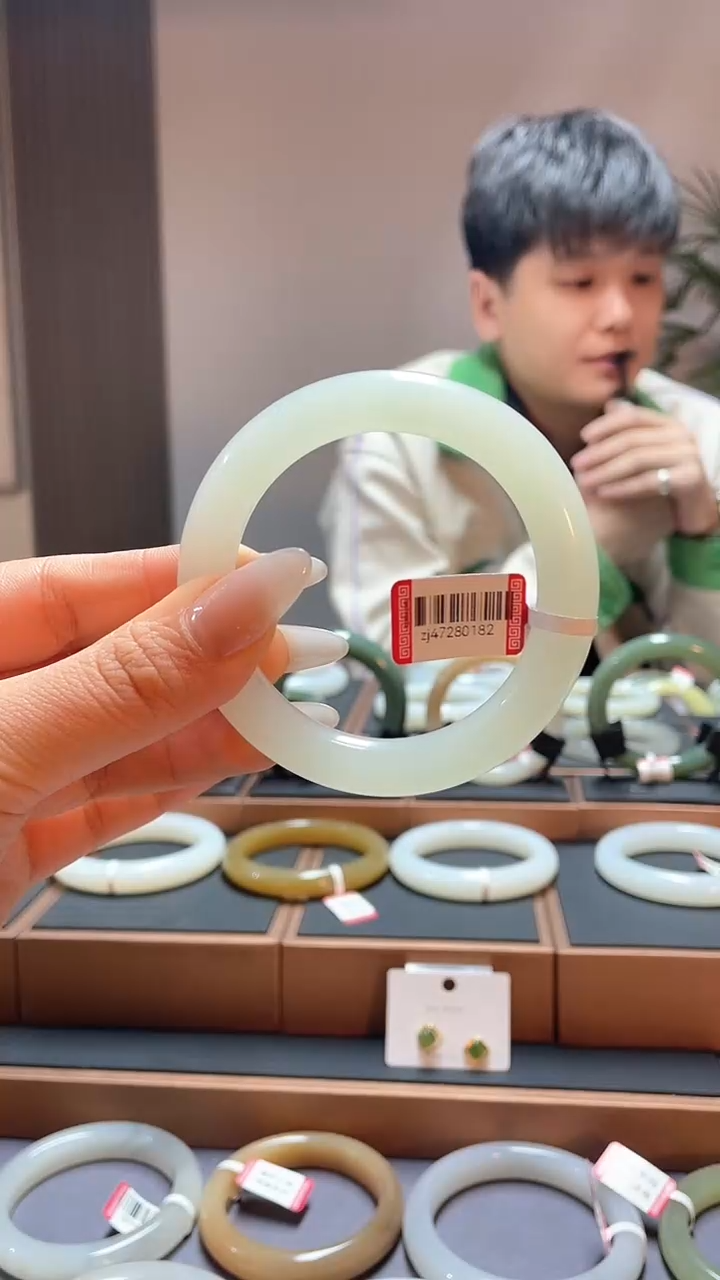 【闪购商品】和田玉手镯未镶嵌56蜂蜜水47280182