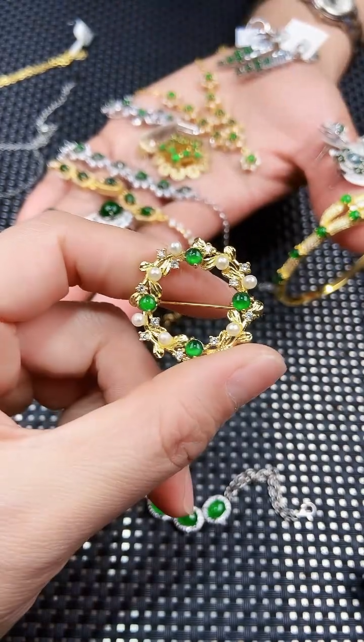 【闪购商品】翡翠吊坠(不含链)未镶嵌111111111