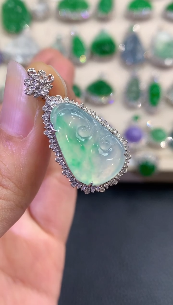 【闪购商品】翡翠吊坠(不含链)18K金镶嵌B110     