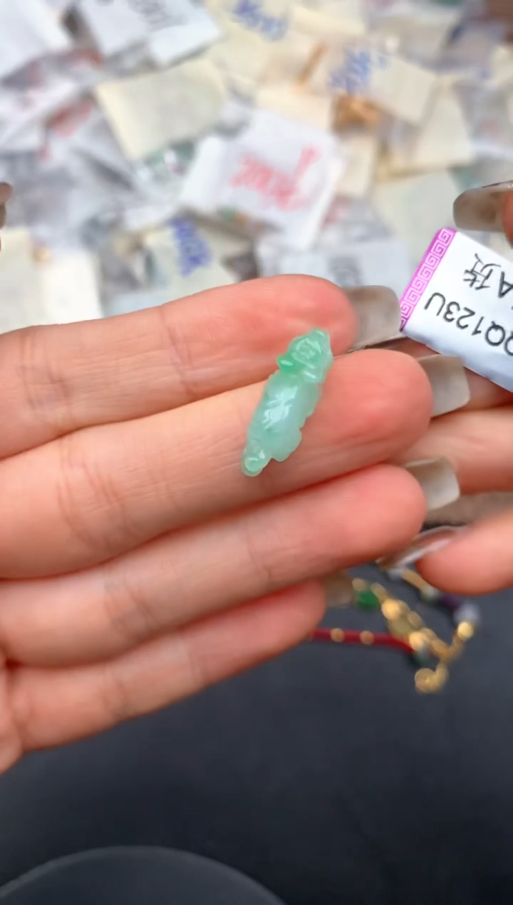 未镶嵌挂件翡翠一