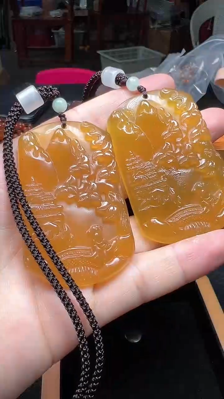 玛瑙/玉髓颈饰未镶嵌6800满黄山水牌带绳多样性发一个