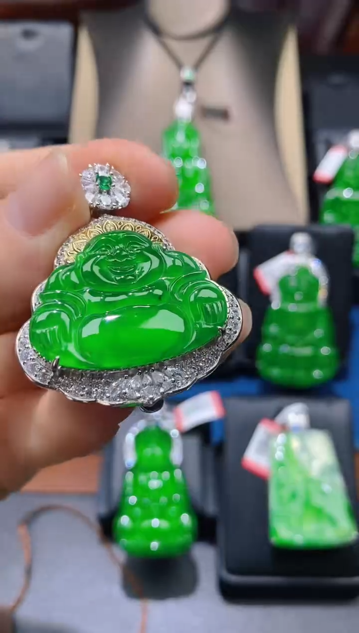 【闪购商品】翡翠颈饰未镶嵌天然E23