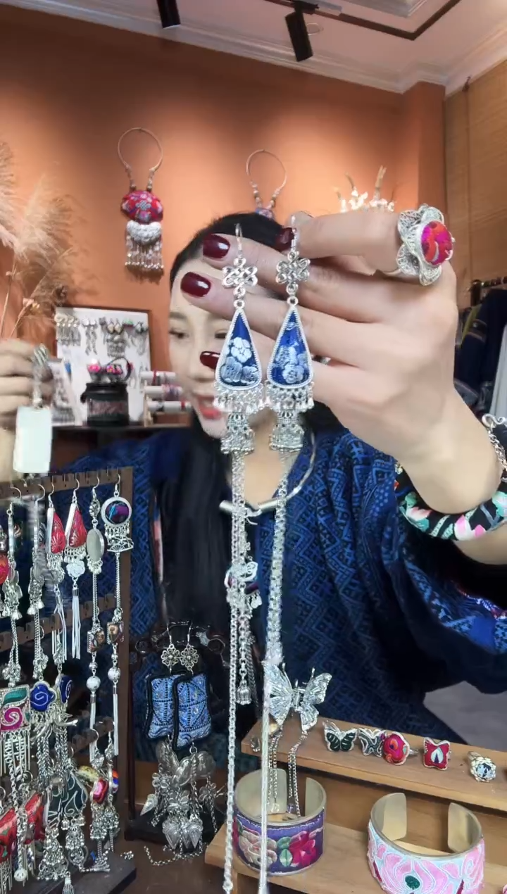 【闪购商品】刺绣纯手工民族风耳环