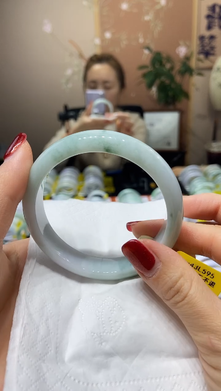 【闪购商品】翡翠手镯未镶嵌5859圈口